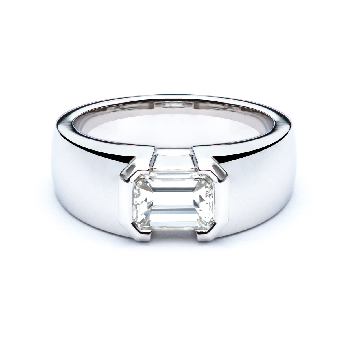 The Cassandra Engagement Ring
